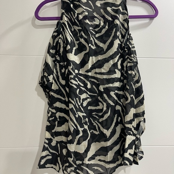 Very Sexy blouse it’s a little bit transparent - Picture 7 of 7